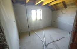 Casa 4 camere, 140mp, decomandate, 2 garaje, 800mp teren, Lechinta