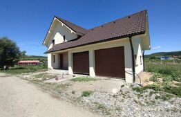 Casa 4 camere, 140mp, decomandate, 2 garaje, 800mp teren, Lechinta