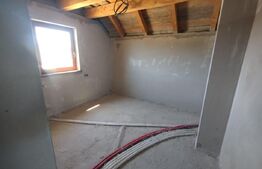 Casa 4 camere, 140mp, decomandate, 2 garaje, 800mp teren, Lechinta