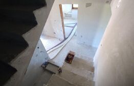 Casa 4 camere, 140mp, decomandate, 2 garaje, 800mp teren, Lechinta