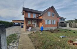 Casa de vanzare, 320 mp, in apropiere de Bistrita