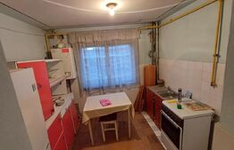 Apartament 3 camere, zona HAN, ETAJ 3 ( de renovat)