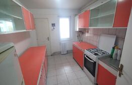 Apartament 3 camere,2 bai, 64 mp,decomandat,etaj 2,zona centrala, Coroana de Aur