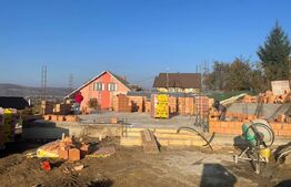 Casa la roșu zona Valea Ghinzii 400mp teren 117mp utili