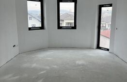 Casa spațioasă, teren 984 mp, parțial finisată situată in zona rezidențială