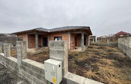 Casa individuala, cu 4 camere, 130 mp, 500 mp teren, zona-Sigmir