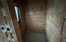 Casa individuala, cu 4 camere, 130 mp, 500 mp teren, zona-Sigmir