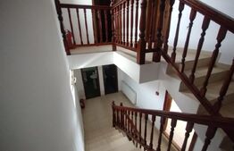 Villa, 500 mp, 7 camere, 3500 mp teren, zona Stramba