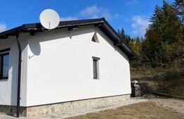 Casa de vânzare în Colibița, aproape de lac