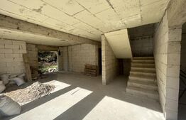 Casa la rosu in zona Bargau