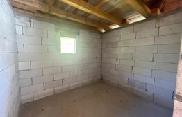 Casa la rosu in zona Bargau