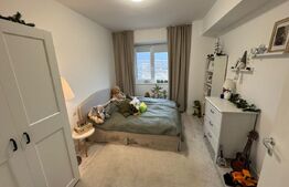 Apartament 3 camere, decomandat, etaj intermediar + loc de parcare 