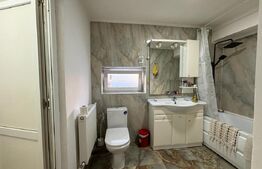 Apartament la casa cu 3 camere, 64mp, zona Centrala