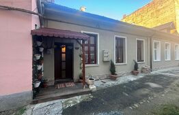 Apartament la casa cu 3 camere, 64mp, zona Centrala