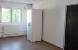 Apartament 3 camere, 70 mp, etaj 3, zona centrala