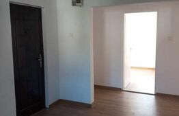 Apartament 3 camere, 70 mp, etaj 3, zona centrala