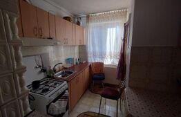 Apartament 3 camere,60 mp,etaj 1,parcare,garaj,zona centrala oras Nasaud