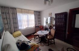 Apartament 3 camere,60 mp,etaj 1,parcare,garaj,zona centrala oras Nasaud