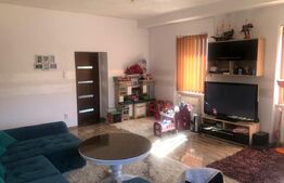 Casa de vânzare, cu 4 camere, 190 mp, zona Codrișor, Bistrița