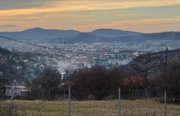 Teren intravilan cu proiect de casa 1560 mp strada Codrului NEGOCIABIL