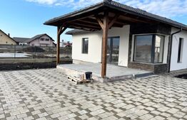 Casa de vanzare, 4 camere, 137 mp, cu teren de 7,2 ari, zona-Aerodrom Unirea