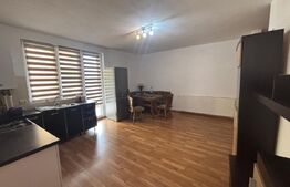 Apartament 3 camere, open space, etaj 2 si parcare in zona Subcetate