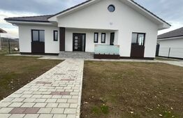 Casa de vanzare, cu 4 camere, 145 mp, 750 mp teren, zona-Unirea 