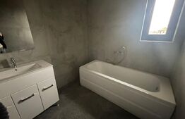 Casa de vanzare, cu 4 camere, 145 mp, 750 mp teren, zona-Unirea 