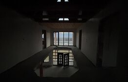Casa de vanzare, cu 5 camere, 460 mp+teren 5800 mp, 10 km de Bistrita