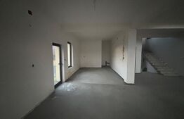 Casa de vanzare, cu 5 camere, 460 mp+teren 5800 mp, 10 km de Bistrita