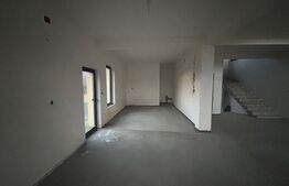 Casa de vanzare, cu 5 camere, 450 mp+teren 5800 mp, 10 km de Bistrita