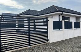 Casă spațioasă de vanzare, cu 4 camere, 120 mp, zona Unirea