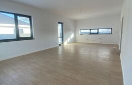 Casă spațioasă de vanzare, cu 4 camere, 120 mp, zona Unirea