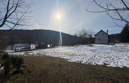 Casa de vacanta, cu 3 camere, 80 mp+teren 23000 mp, Comuna Matei, Bistrita