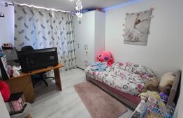 Apartament de vanzare, cu 4 camere, 83 mp utili, strada Tarpiului