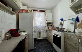 Apartament de vazare, cu 4 camere, 90 mp + balcoane, zona Lama, etaj intermediar