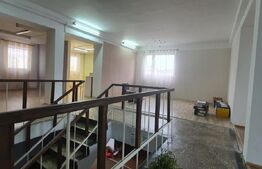 Spatiu comercial pe 2 nivele,spatii depozitare + parcari, in zona foarte buna! 