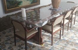 Casa de vanzare, cu 4 camere, 100 mp,  5300 mp teren, 40 km de Bistrita 