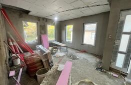 Casa de vanzare, cu 4 camere, 95 mp si pod la 15 minute de Bistrita