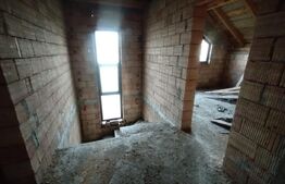 Casa la rosu cu 4 camere, 180 mp utili+teren 861 mp, zona Leoni