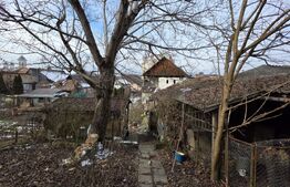 Casa de vanzare, cu 4 camere, 120 mp, teren de 1500 mp, zona centrala 