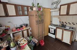 Casa de vanzare, cu 4 camere, 120 mp, teren de 1500 mp, zona centrala 