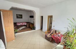 Casa de vanzare, cu 4 camere, 120 mp, teren de 1500 mp, zona centrala 