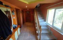 EXCLUSIVITATE! Casa cu 4 camere, 130 mp, 20 ari teren, zona Dealu-Jelnei