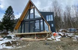 Cabane tip A, 4 camere, 300 mp/cabană, zona Colibița