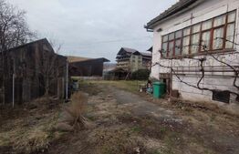 Casa 50 mp, 2 camere, curte comuna, teren 350mp, comuna Livezile