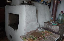 Casa traditionala cu 3 camere, 70 mp, teren 6000 mp, in zona Micestii de Campie