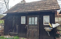 Casa traditionala cu 3 camere, 70 mp, teren 6000 mp, in zona Micestii de Campie