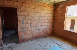 Casă la roșu 4 camere, 105 mp, 5 ari teren, zona Sigmir