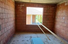 Casă la roșu 4 camere, 105 mp, 5 ari teren, zona Sigmir